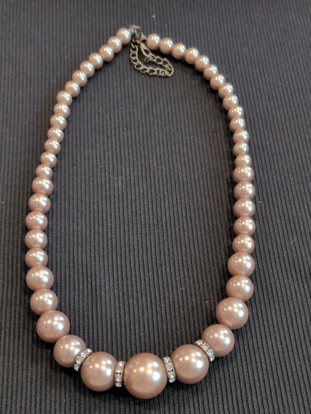 Elegant Pink Pearl Necklace with Rhinestone Accents